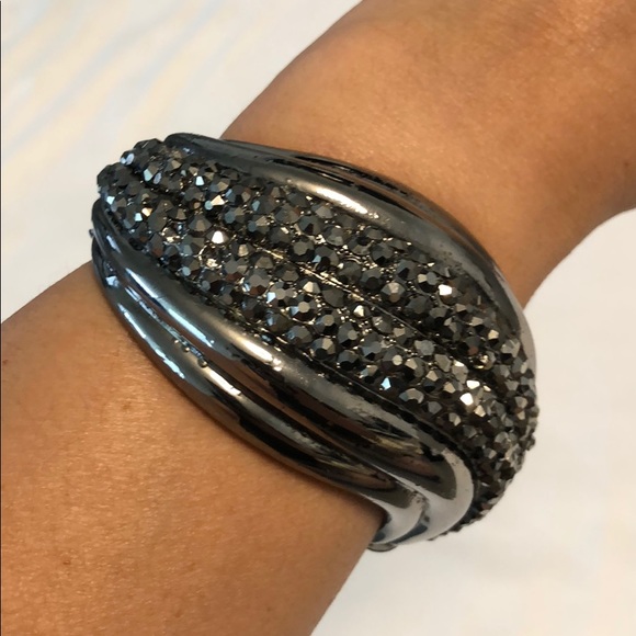 Cuff Bracelet - Picture 3 of 6